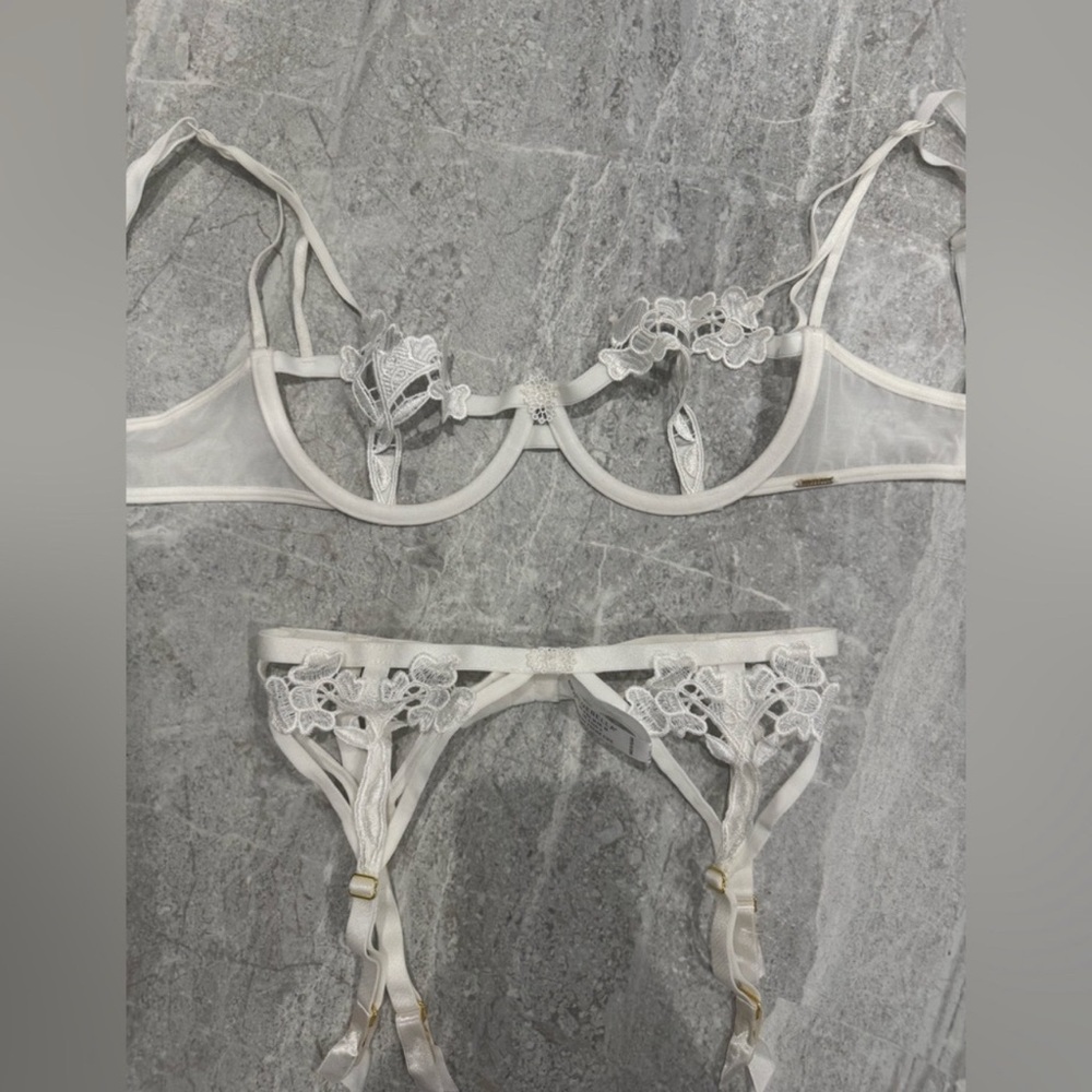 Bluebella White Two Piece Set